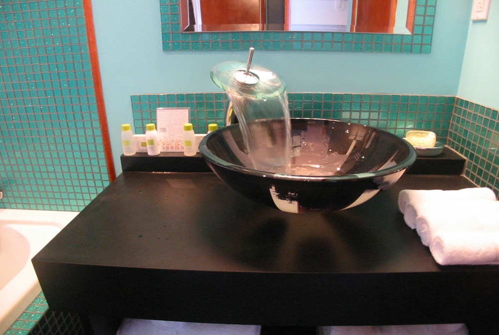 The Roxbury - photo 206
