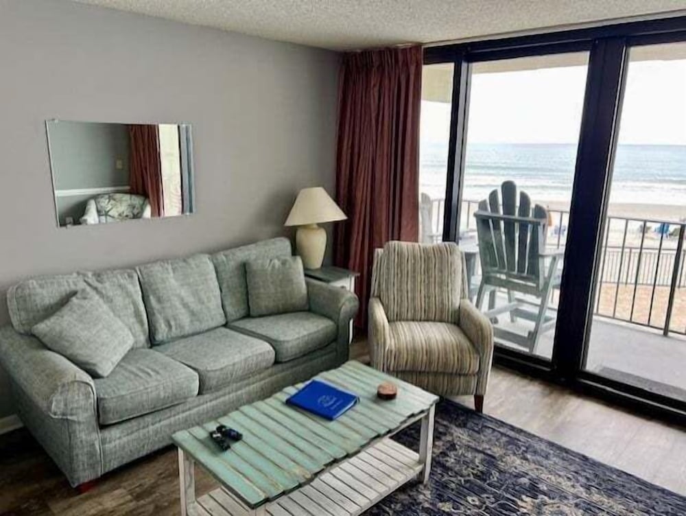 Royal Garden Resort 105 2 Bedroom Condo by RedAwning in Murrells Inlet, United States