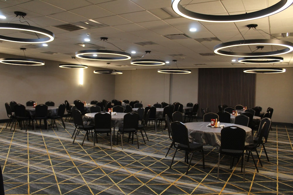 Staybridge Suites Dallas Market Ctr Love Field by IHG - photo 60