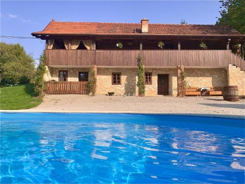 Family friendly house with a swimming pool Novi Marof Zagorje 19184 — 4-Star Luxury Hotel in Novi Marof, Croatia