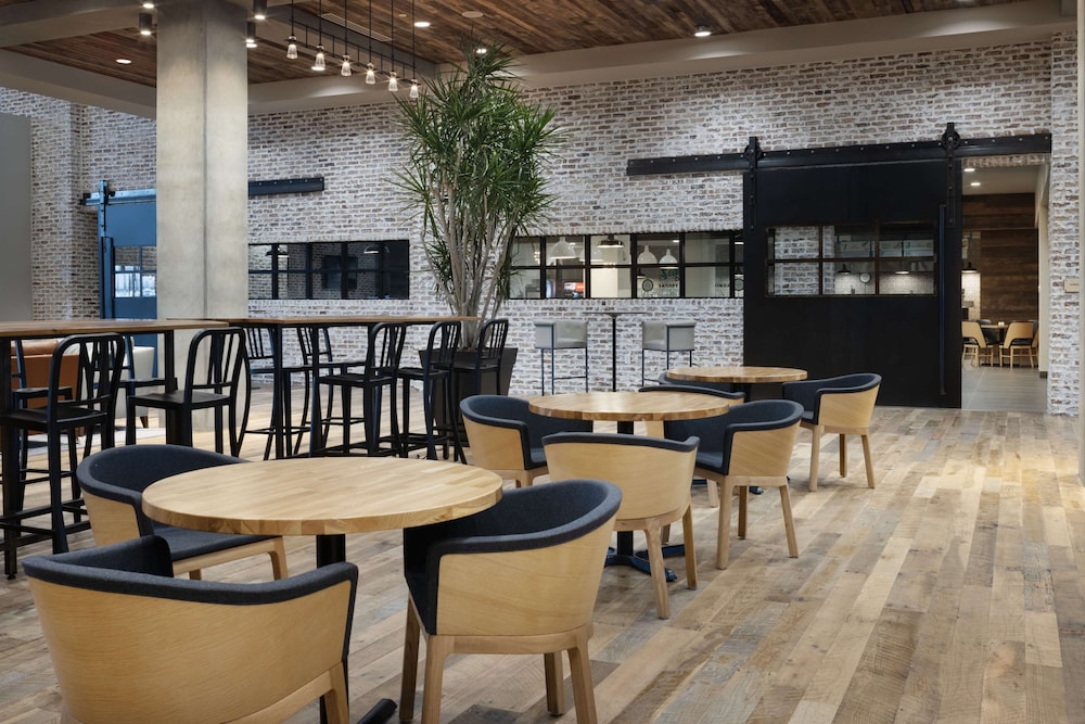 Embassy Suites by Hilton Bowling Green - photo 5