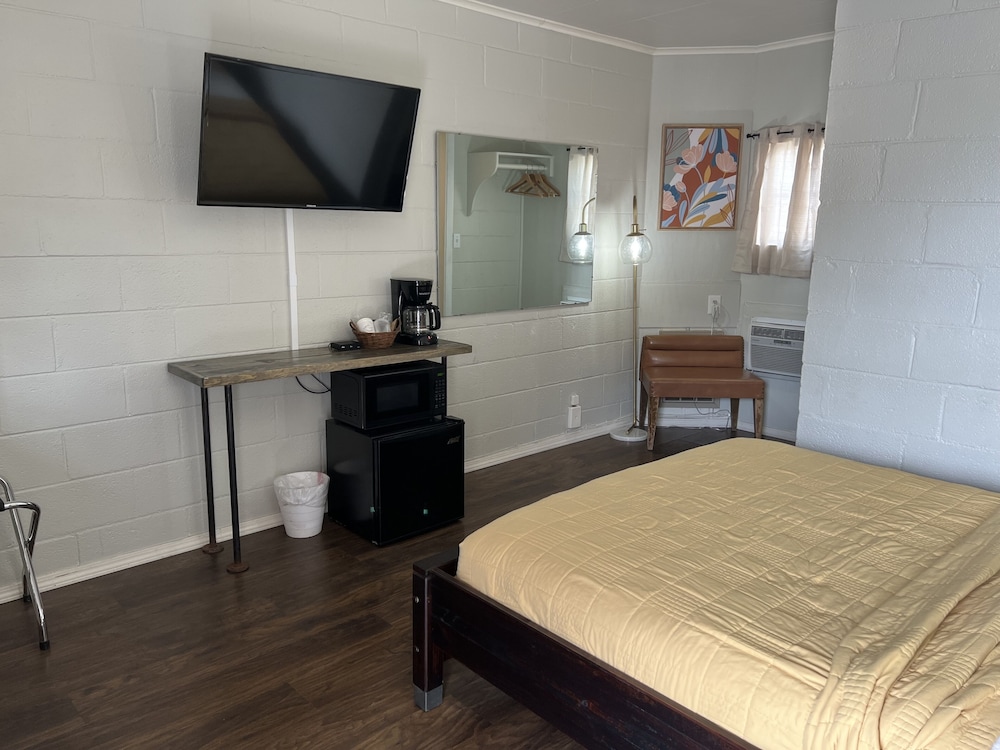 Selkirk Motel - photo 40