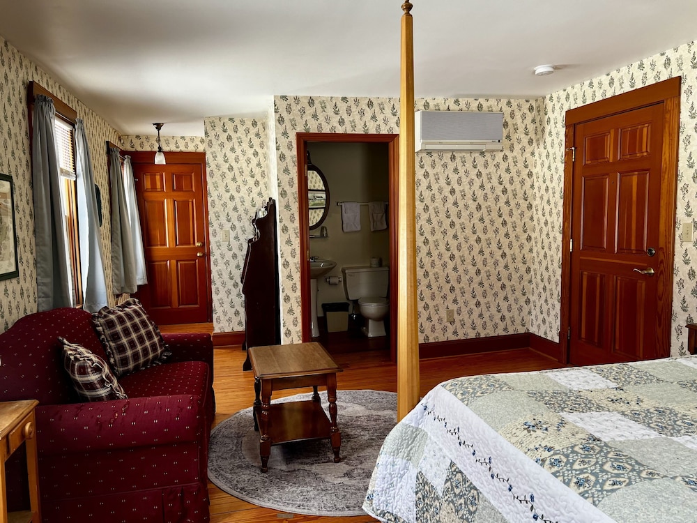 The Wayside Inn - photo 45