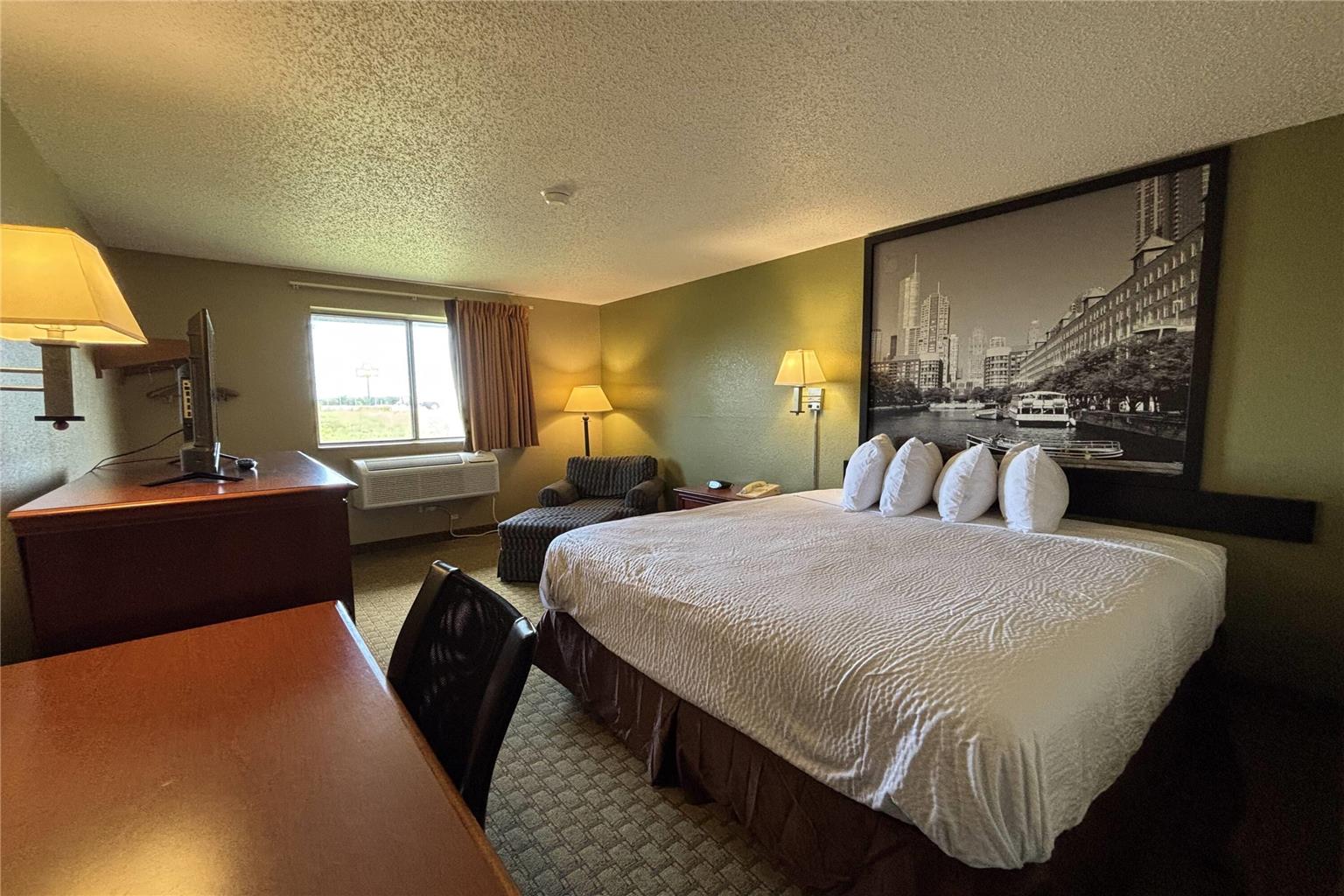Super 8 by Wyndham Pontiac - photo 14