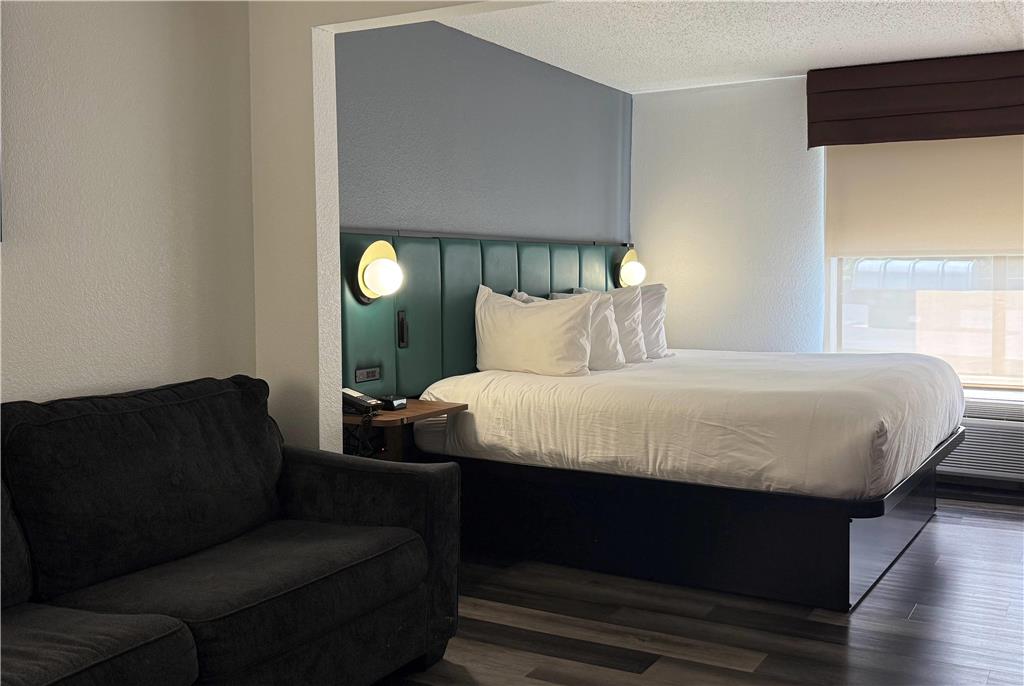 Wingate by Wyndham Indianapolis Airport Rockville Rd. - photo 10