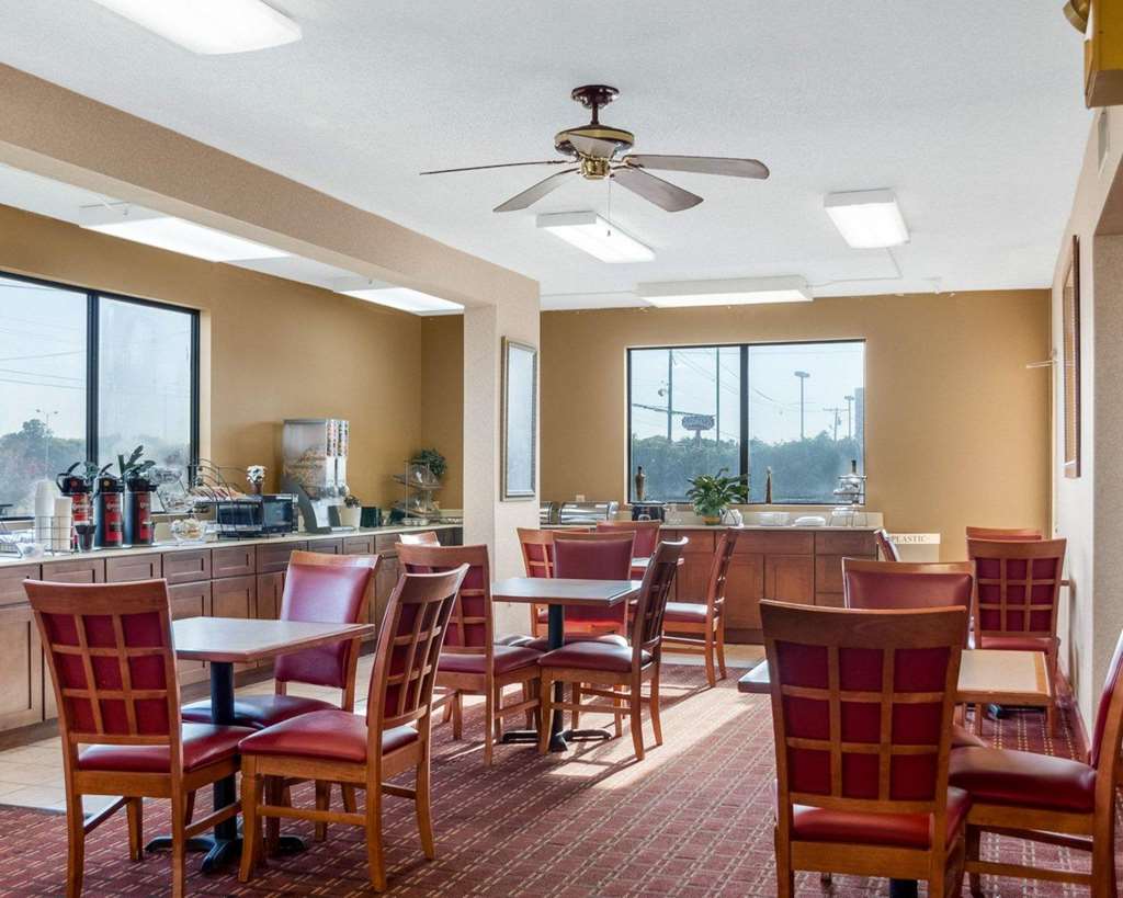 Econo Lodge Greenville MS - photo 22