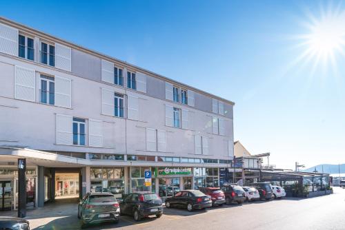 Apartments by the sea Biograd na Moru Biograd 24580 — 4-Star Luxury Hotel in Biograd Na Moru, Croatia