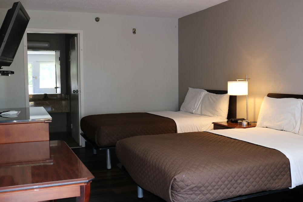 Rodeway Inn Brooklawn NJ - photo 9