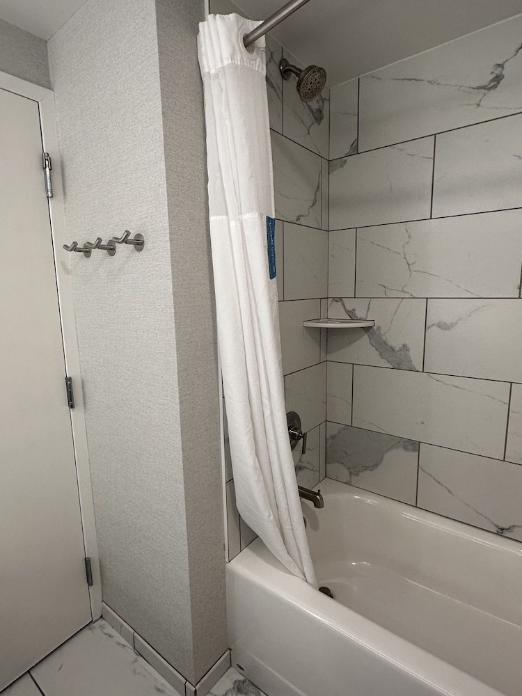Hampton Inn Virginia Beach Oceanfront South - photo 53