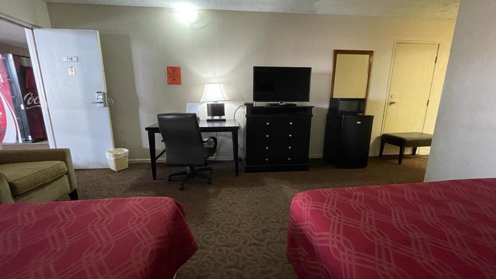 Knights Inn By Capital O Emporia I 35 - photo 55