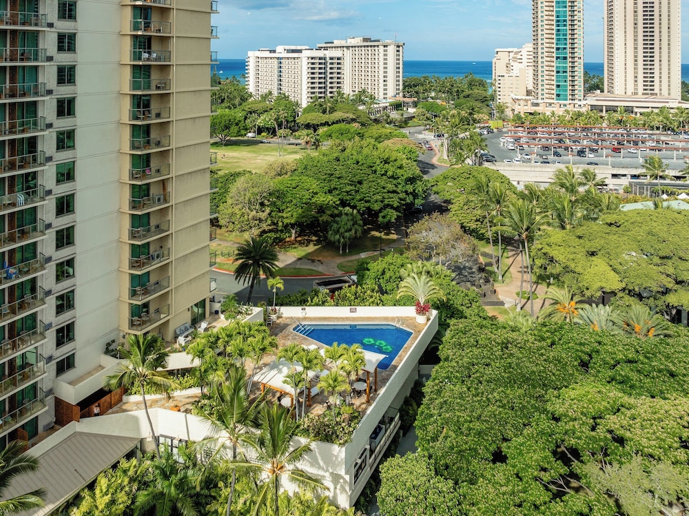 Luana Waikiki Hotel & Suites - photo 133