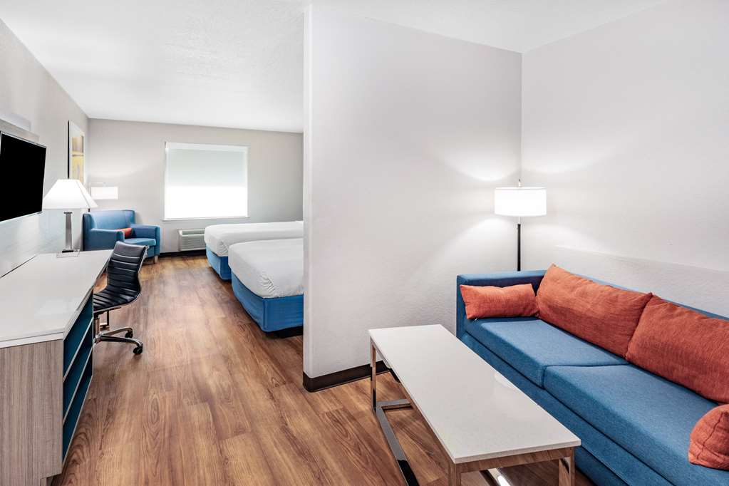 Days Inn & Suites by Wyndham San Antonio near Frost Bank Center - photo 33