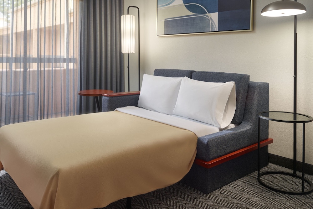 Courtyard by Marriott Charlottesville - photo 9