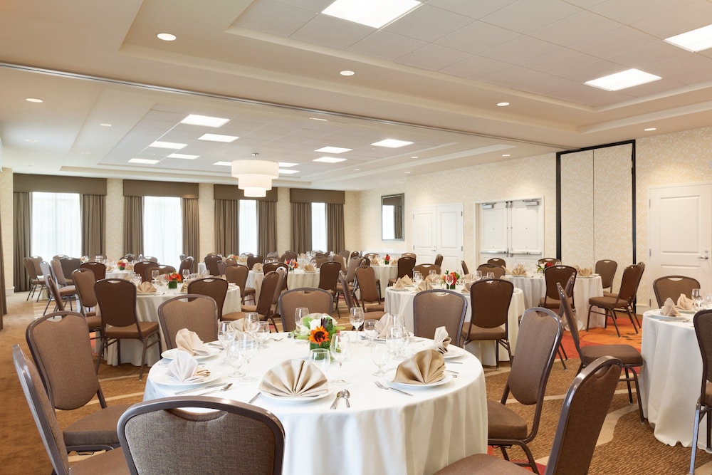 Hilton Garden Inn Boston Logan Airport - photo 51