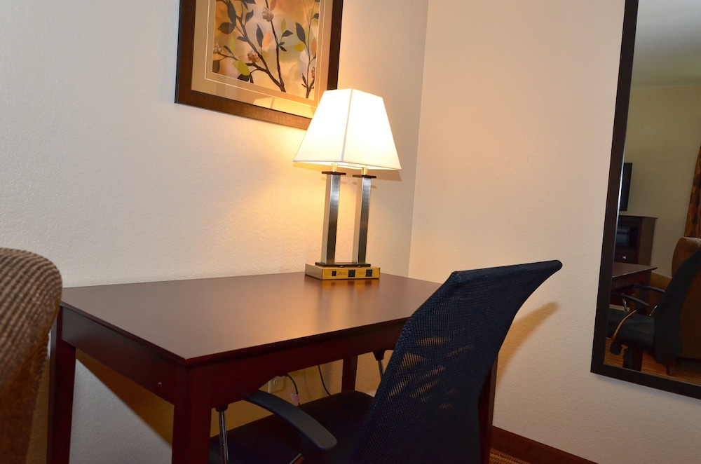 Cobblestone Inn & Suites Clarion - photo 54