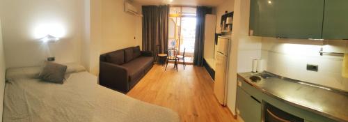 New Nuevo Brand New A Estrenar Luxury De Lujo Apartamento Aparthotel Salou 12 Months Open 12 Meses Abierto in Salou, Spain