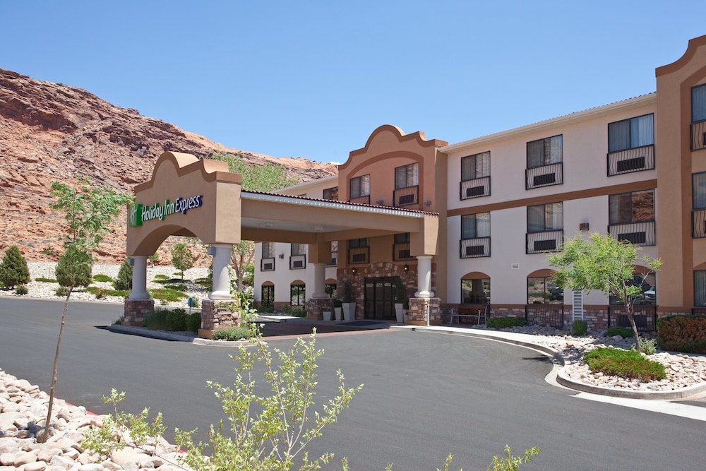 Holiday Inn Express & Suites Moab by IHG - photo 72