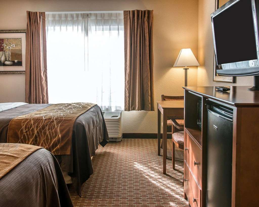 Quality Inn Near Interstate I94 - photo 9