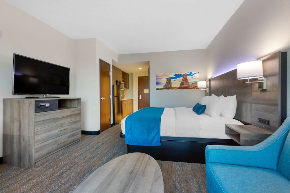 Best Western Plus Executive Residency Phoenix North Happy Valley - photo 9