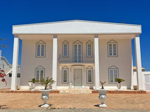 Casa do Carmo Fuzeta by Junto ao Mar — 4-Star Luxury Hotel in Fuzeta, Portugal