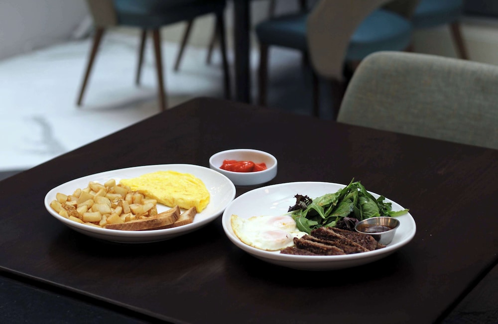 DoubleTree by Hilton Hotel New York City Chelsea - photo 24