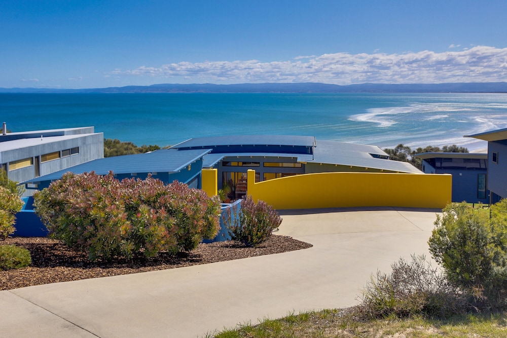 Freycinet Retreat — 4-Star Luxury Hotel in Coles Bay, Australia