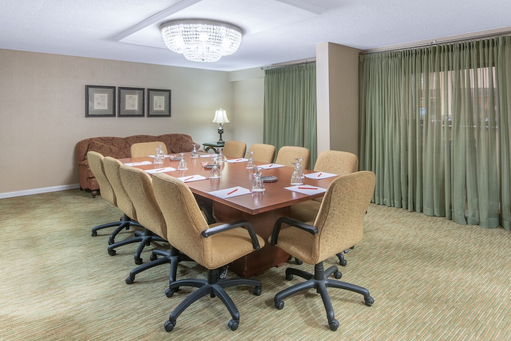Crowne Plaza Hotel Hickory by IHG - photo 23