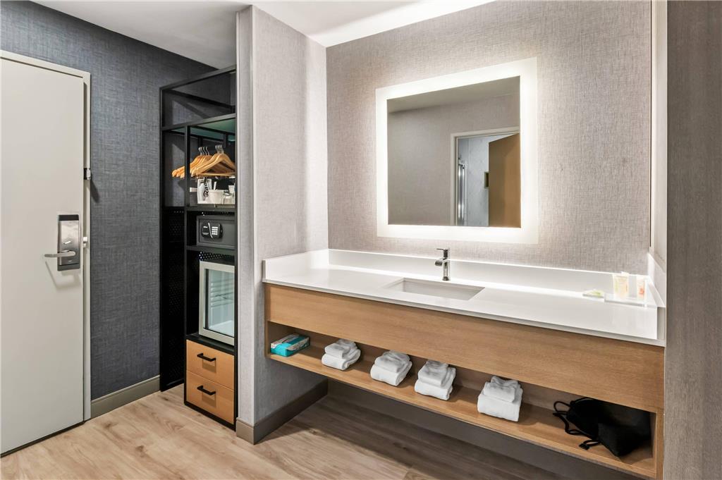 Radisson Hotel Portland Airport - photo 28