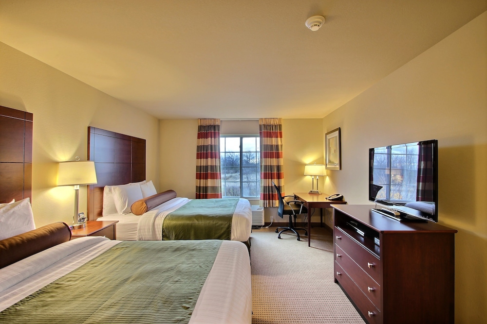 AmericInn by Wyndham Oshkosh - photo 4
