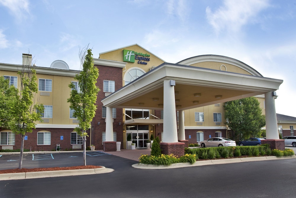 Holiday Inn Express Hotel & Suites Woodhaven by IHG - photo 2