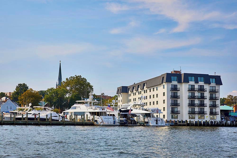 Annapolis Waterfront Hotel Autograph Collection - carbon neutral hotel in Annapolis