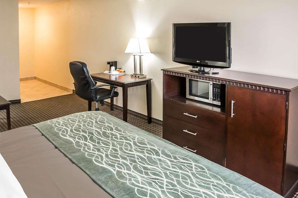Econo Lodge Inn & Suites Monroe - photo 7