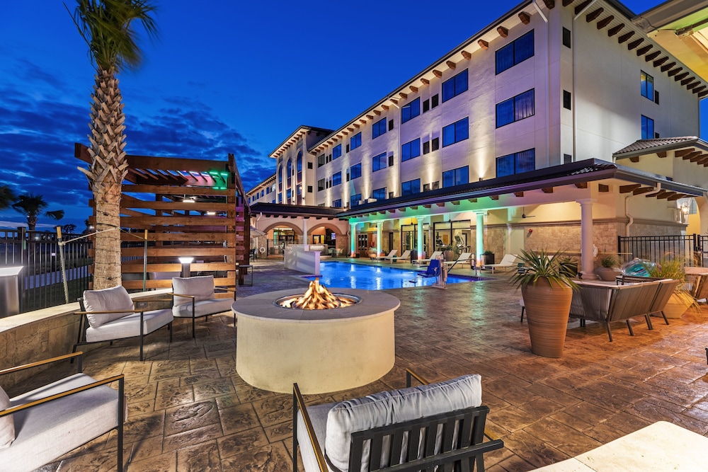 Hotel Indigo Spring Woodlands Area - photo 16