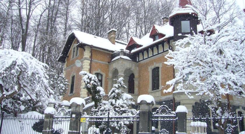 Romantic Chateau Krásná Lípa in Krasna Lipa, Czech Republic