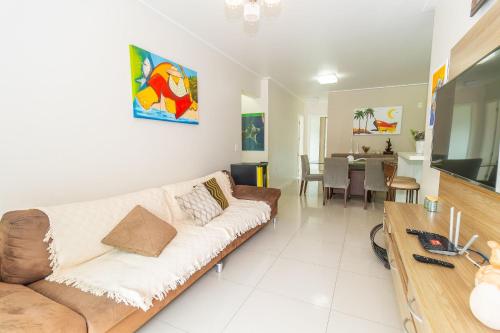 371 Apartamento 3 dormitórios na praia de Bombas