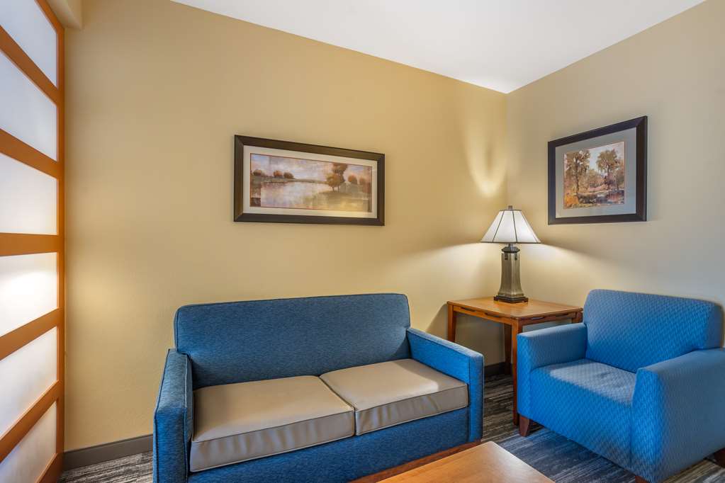 Best Western Plus University Park Inn & Suites - photo 32