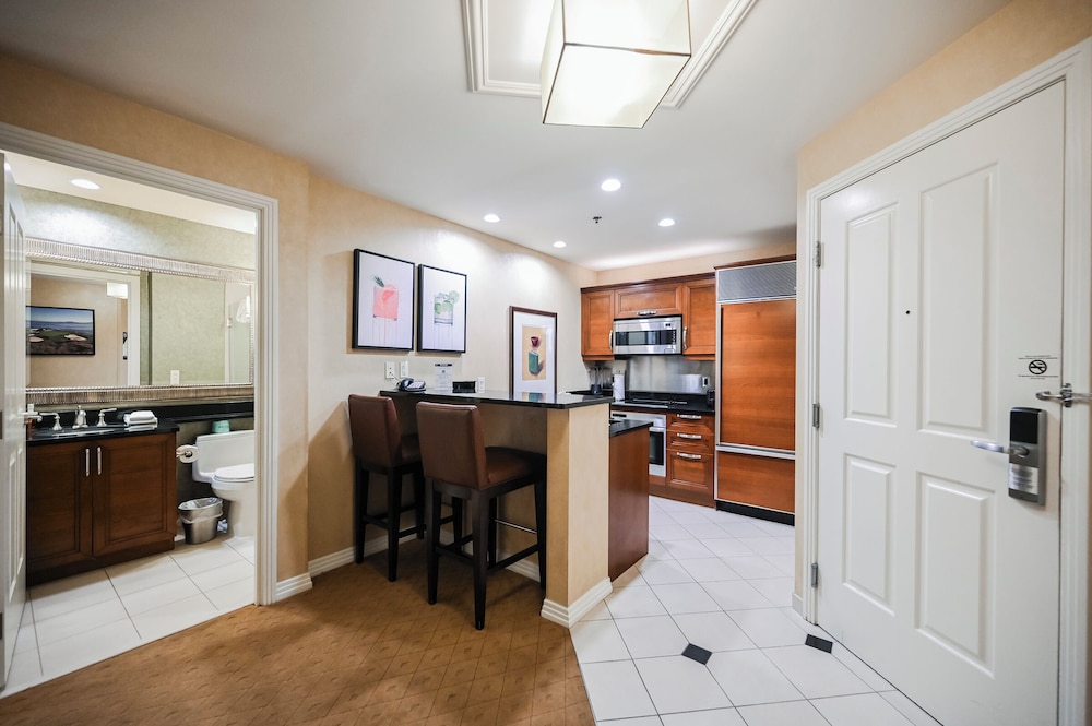 StripViewSuites at Signature - photo 111