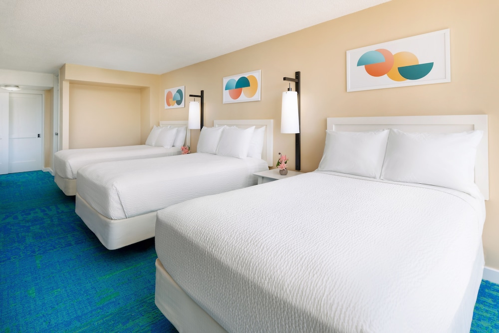 The Twin Fin Hotel - photo 27