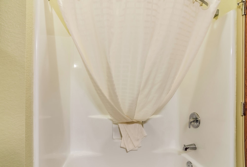 Cobblestone Hotel & Suites McCook - photo 13