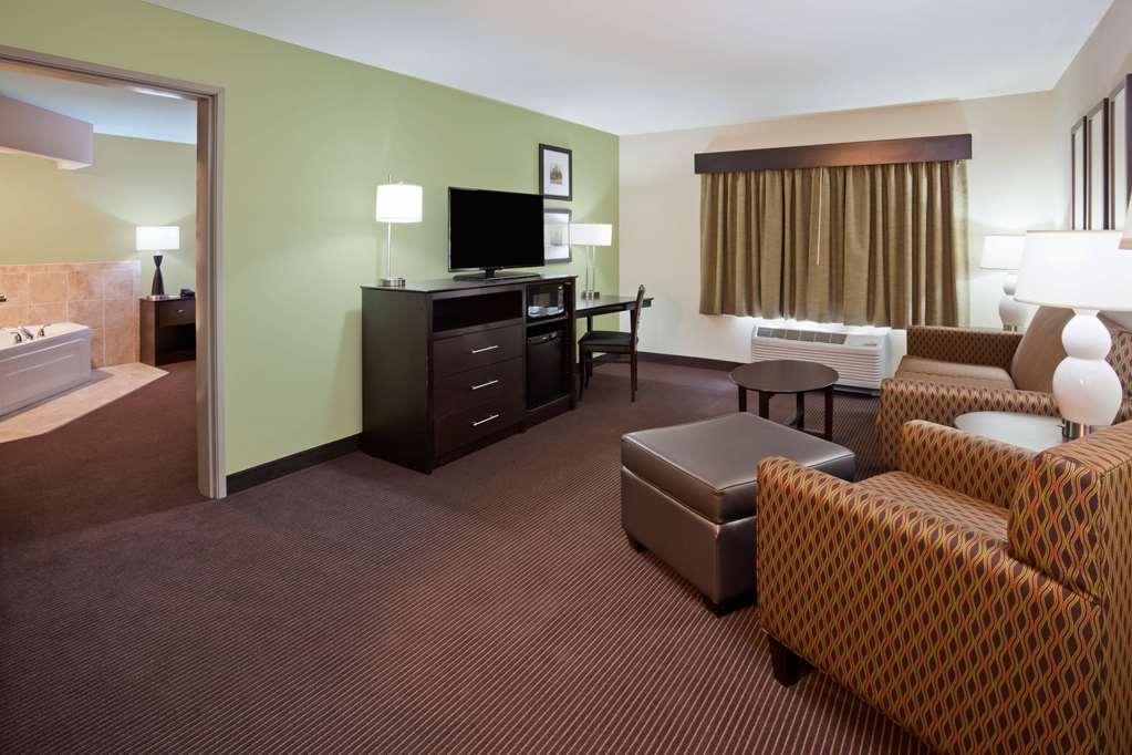 AmericInn by Wyndham DeWitt - photo 17