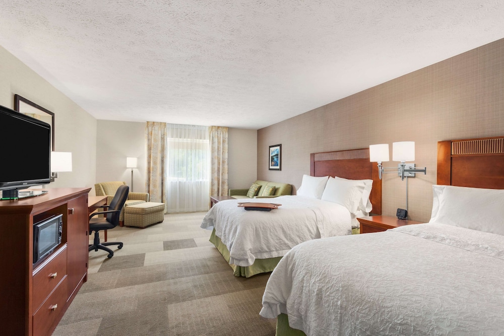 Hampton Inn Colchester - photo 9