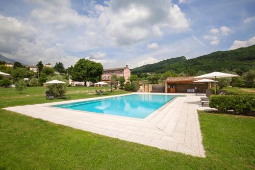 Villa Tenuta Campetti — 4-Star Luxury Hotel in Caprino Veronese, Italy