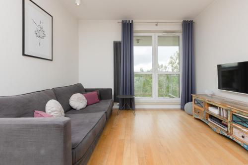 Quiet Apartment Park Edwarda Szymańskiego by Noclegi Renters — 4-Star Luxury Hotel in Warsaw, Poland