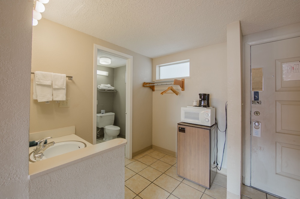 Green Valley Motel - photo 26