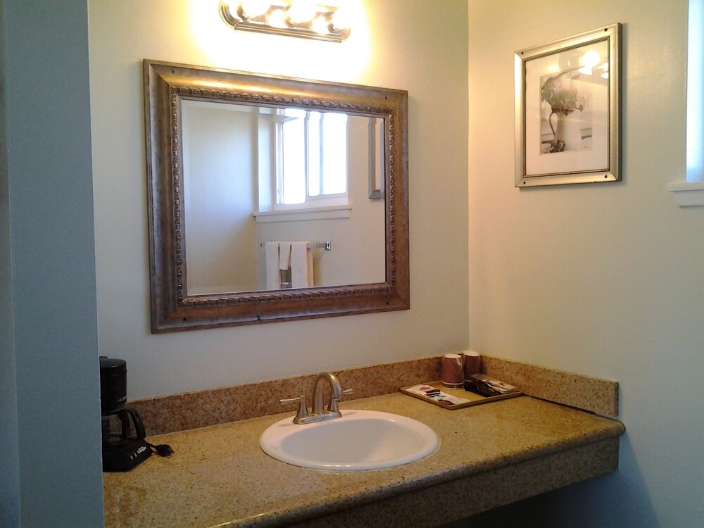 Holiday Motel Oakdale - photo 19