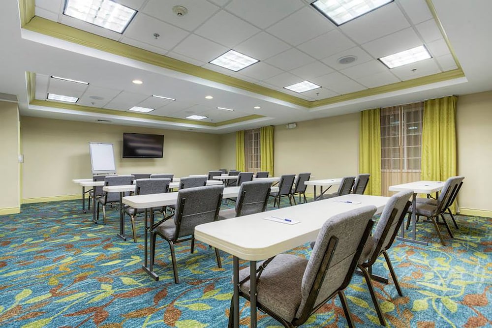 Candlewood Suites Mooresville Lake Norman NC by IHG - photo 15