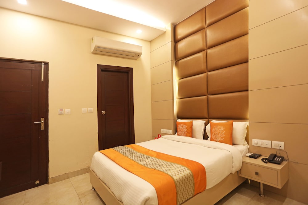 Oyo 5614 Hotel Rolex Inn in Faridabad, India