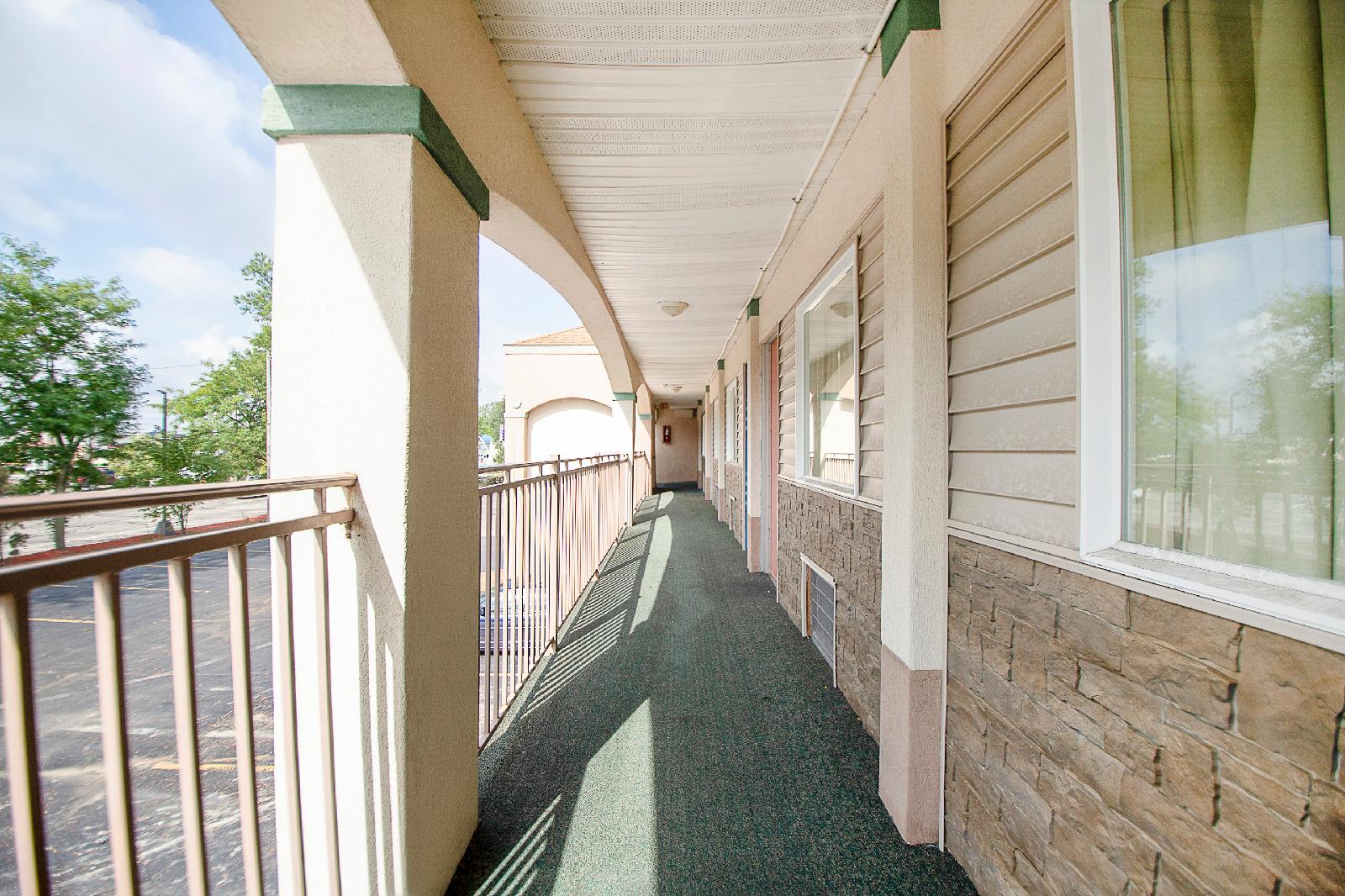 Hotel O Daylight Inn Elkhart I 90 IN - photo 12
