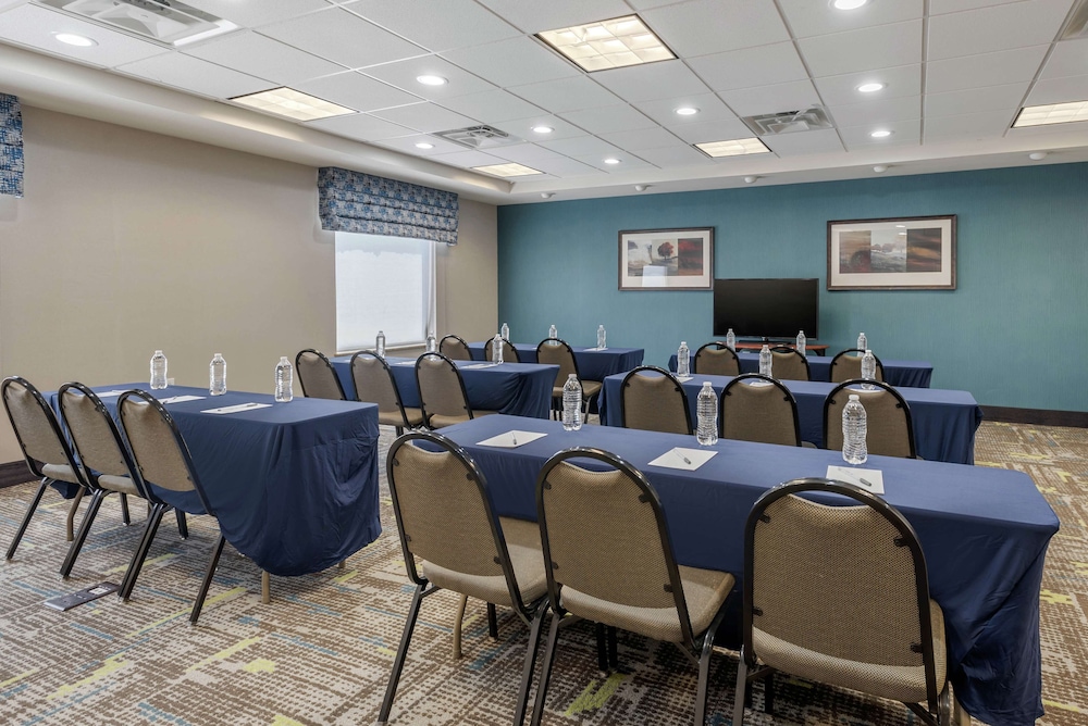 Hampton Inn Alamosa CO - photo 54