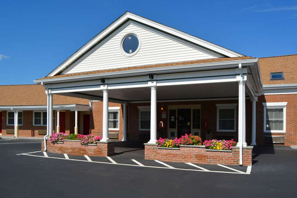 Quality Inn Raynham Taunton - photo 2